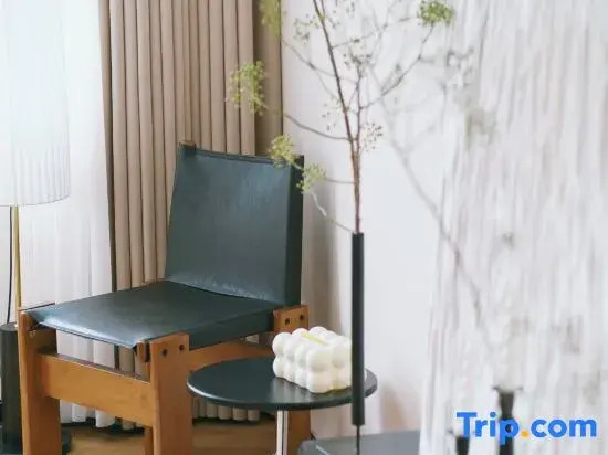 Jiujian Yixiu · Mid-Century Style Designer Boutique Stay (Linhai Yintaicheng)
