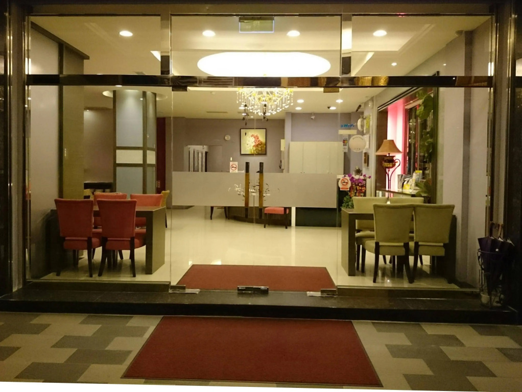 Camelot Inn
