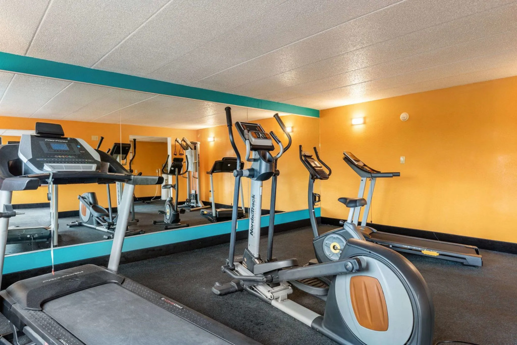 AmericInn & Suites by Wyndham Baraboo Event Center