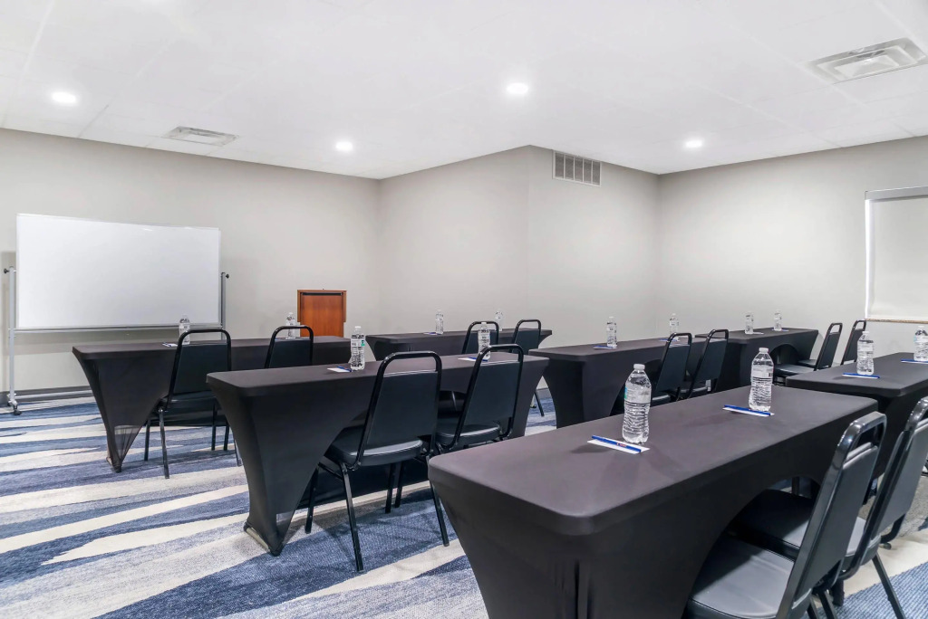 Comfort Suites Auburn Hills-Detroit