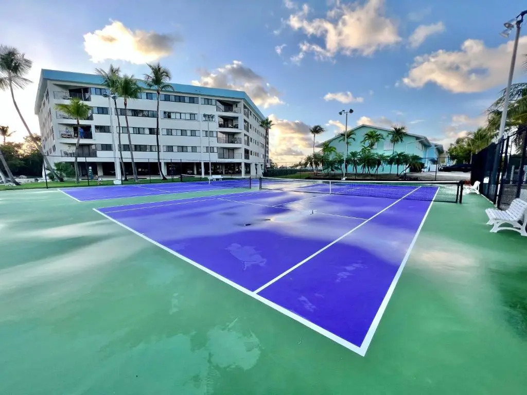TOWER 2 MASTER SUITEs, 2 KINGS BEDS, MARINA