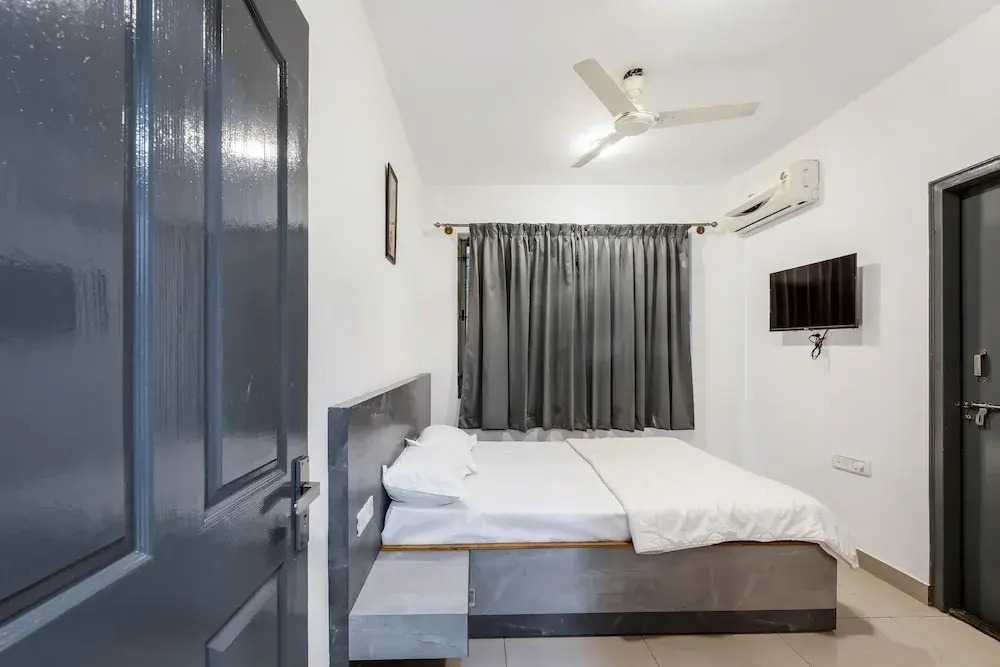 Diamond Suites Service Apartment