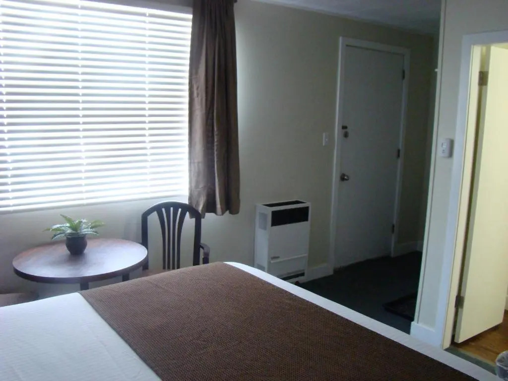 Paddock Inn