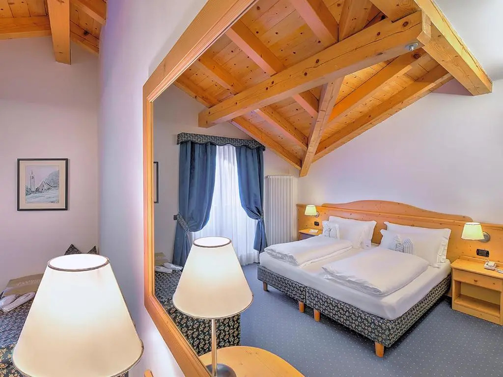 Nivis Hotel