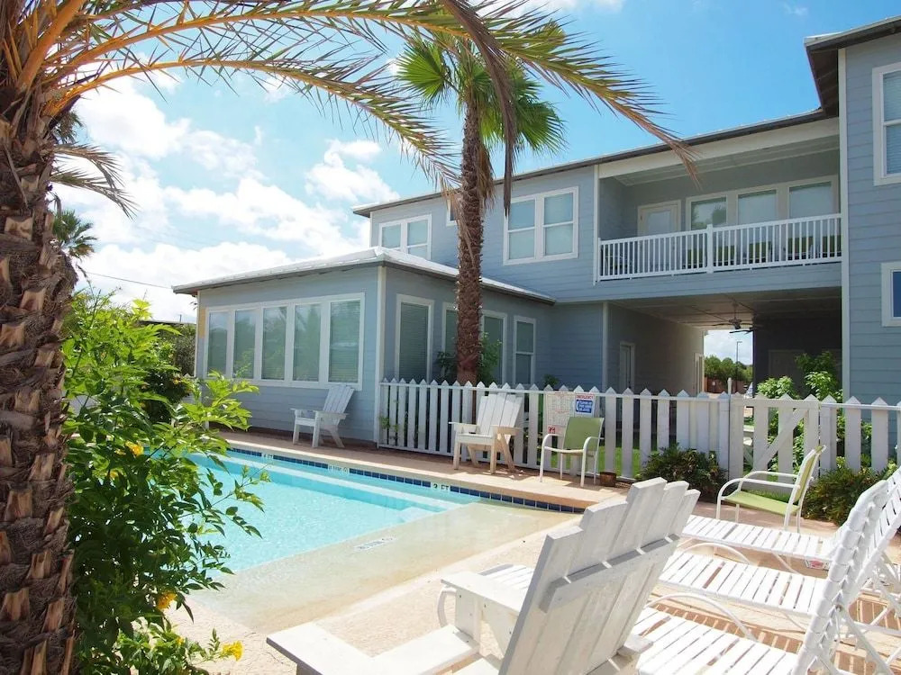 Beach Club Clubhouse 1