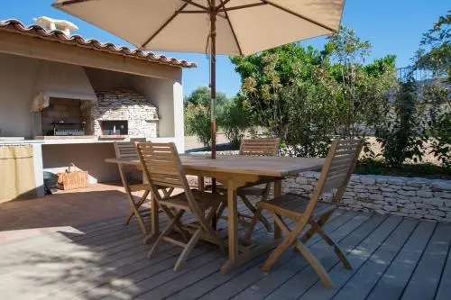 Villa Madra