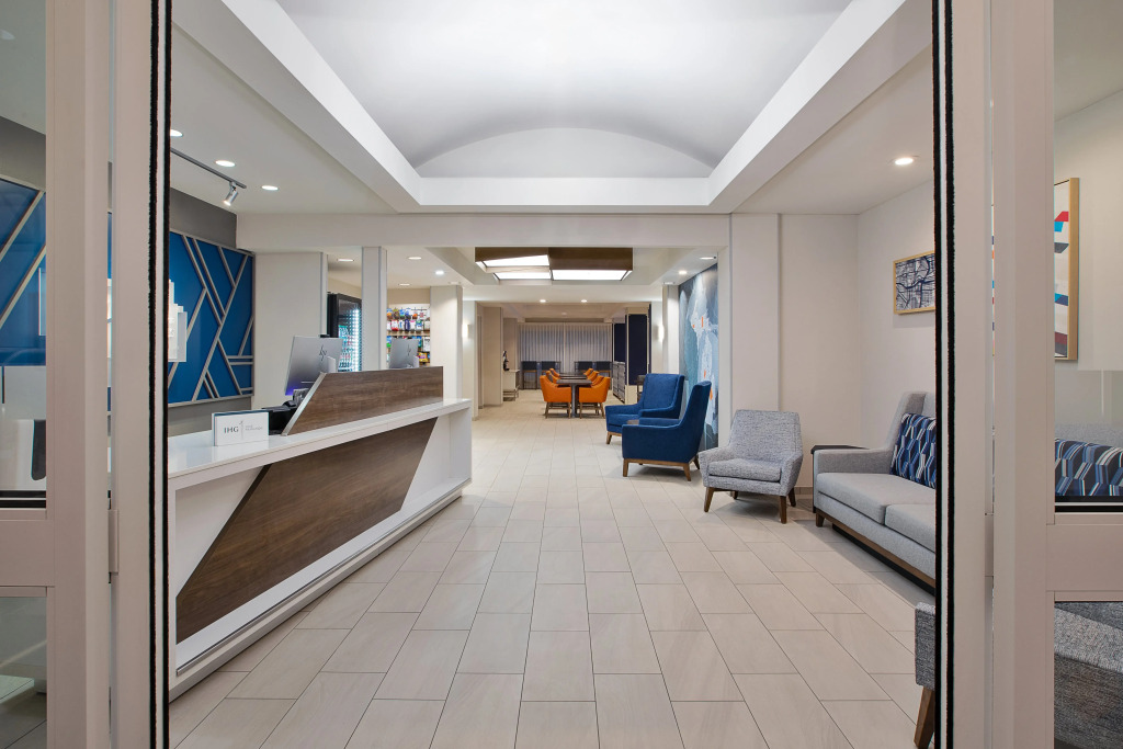 Holiday Inn Express Hotel & Suites Grand Rapids-North by IHG