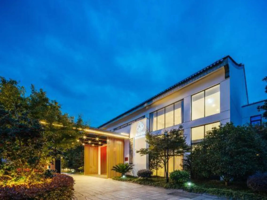Suzhou Seclusive Tianpingshan Cultural Resort Hotel