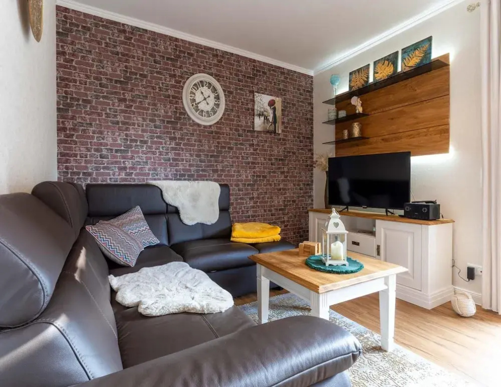 Apartment in Westerdeichstrich Near North Sea