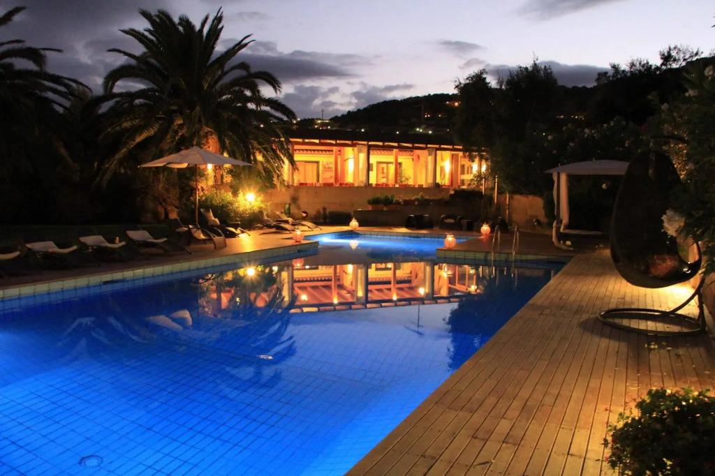 Albaruja Hotel