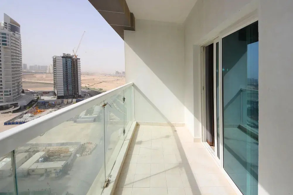 Signature Holiday Home - Red Residence