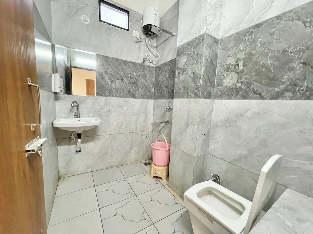 Hotel Shree Nakoda Paradise - Ujjain