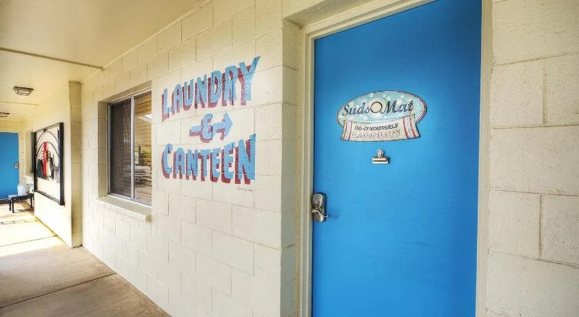 Roadrunner Lodge Motel