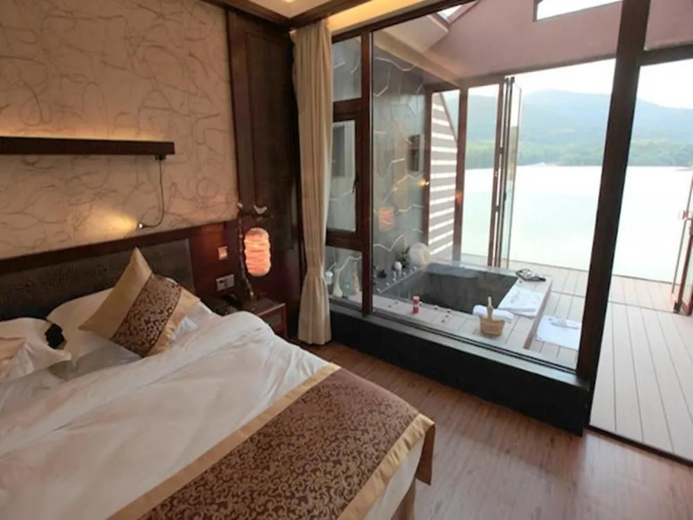 Nanjing Ziqinghu Hotspring Hotel