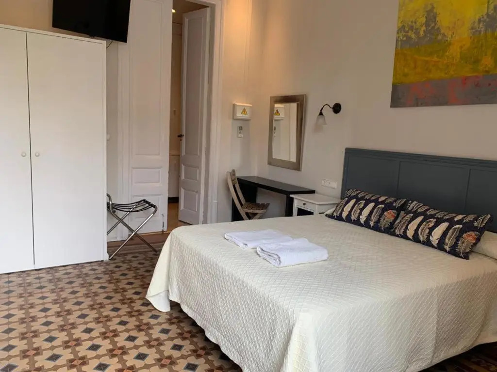 Casa Consell Gran Via, Guest House