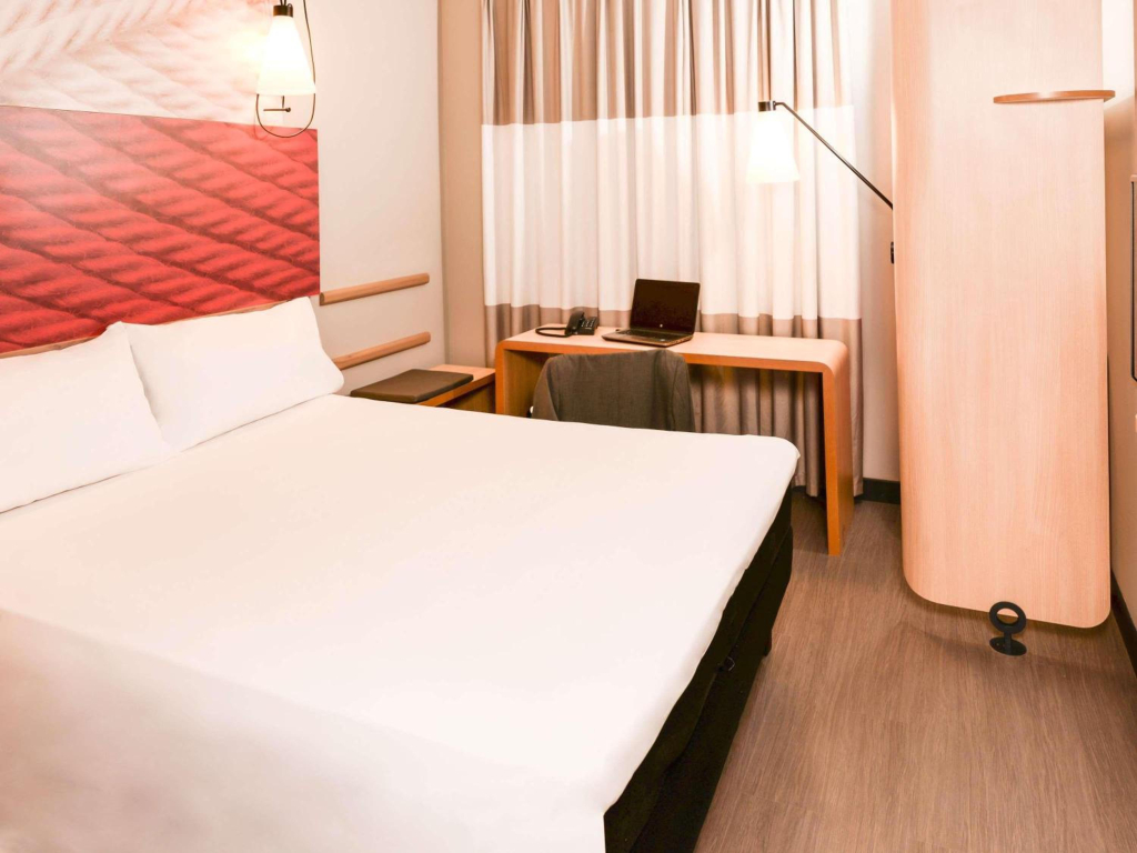 ibis Campo Grande