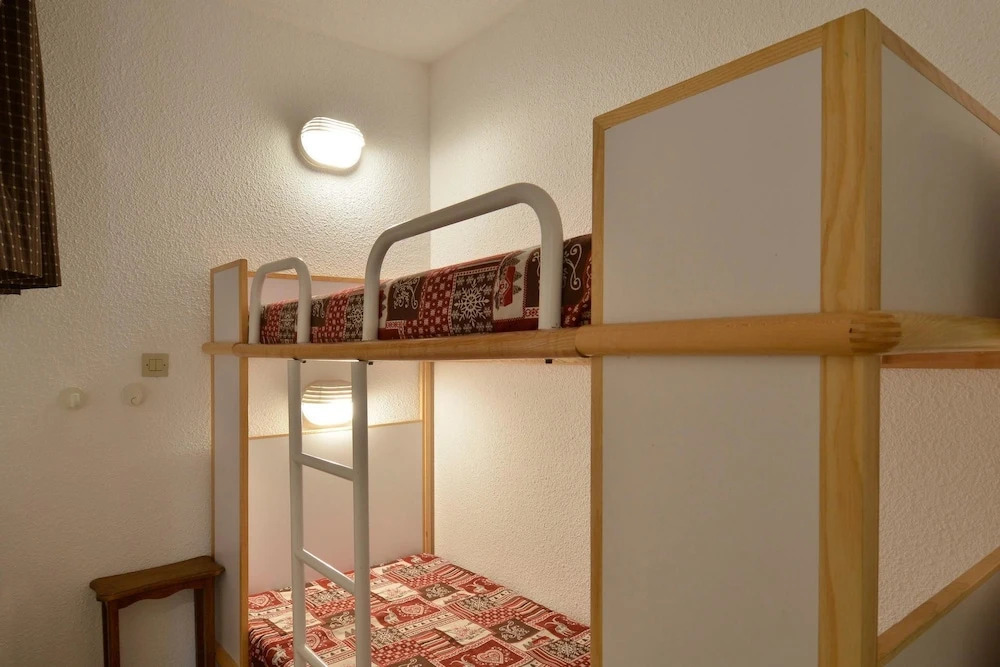 Belle Plagne 3 Roomed Apartment for 6 People of 34 mÂ² on the Slopes And422