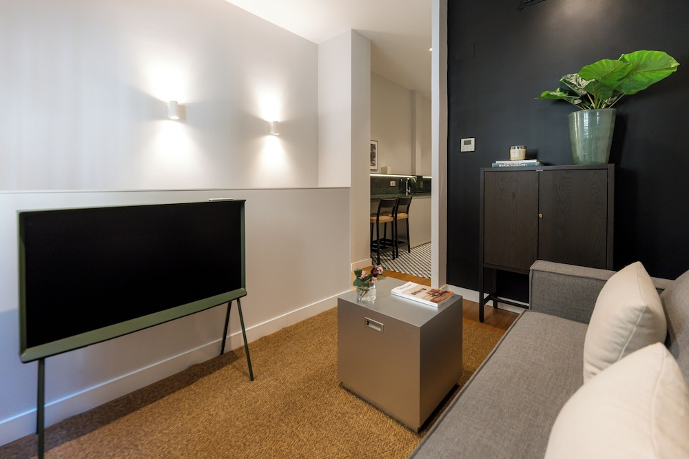 Edmond Vibes Plaza de España Suites