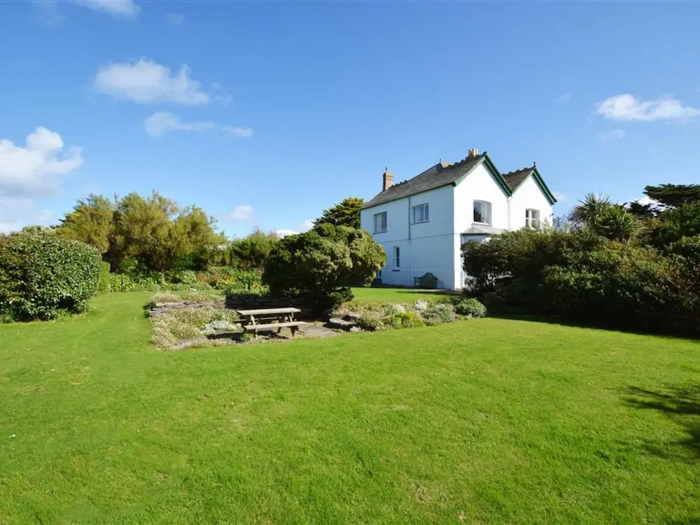 Modern Holiday Home in Padstow With Garden