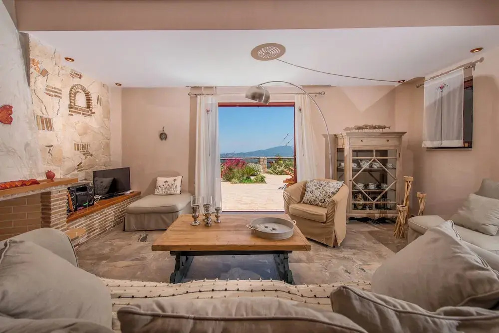Amorosa Villas