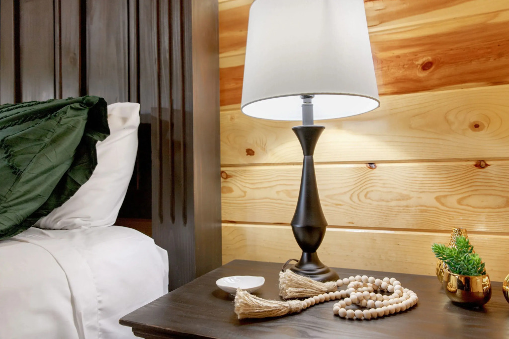 Evergreen Lodge by Avantstay Indoor Heated Pool + Game Room + Movie Theater + Hot Tub Mtn Views + Pigeon Forge