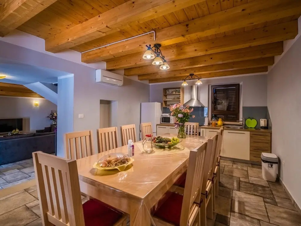 Peaceful Villa in Rakalj with Swimming Pool