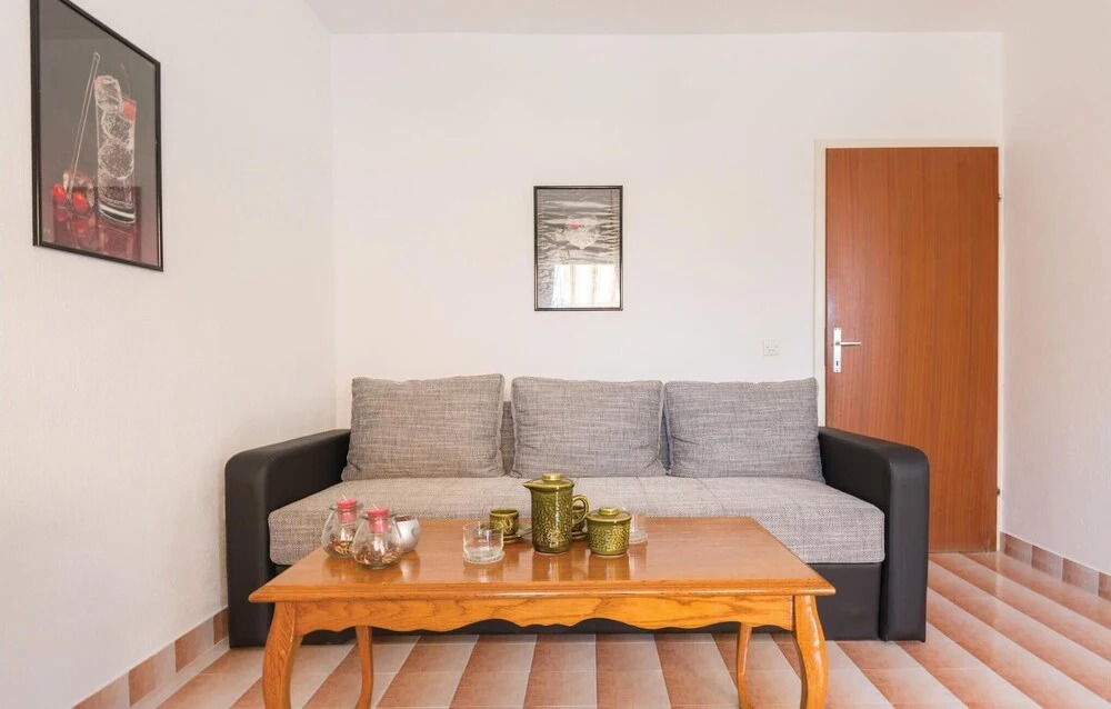 Amazing Apartment in Tucepi With 2 Bedrooms and Wifi
