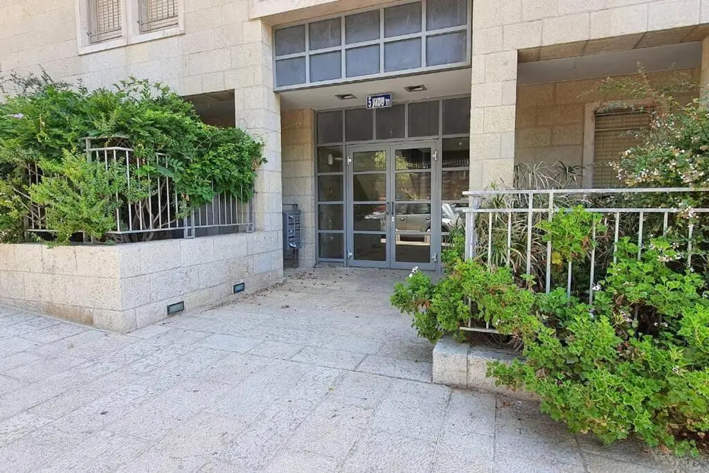 Cosy Studio in Mamilla, free parking up to 5 ppl