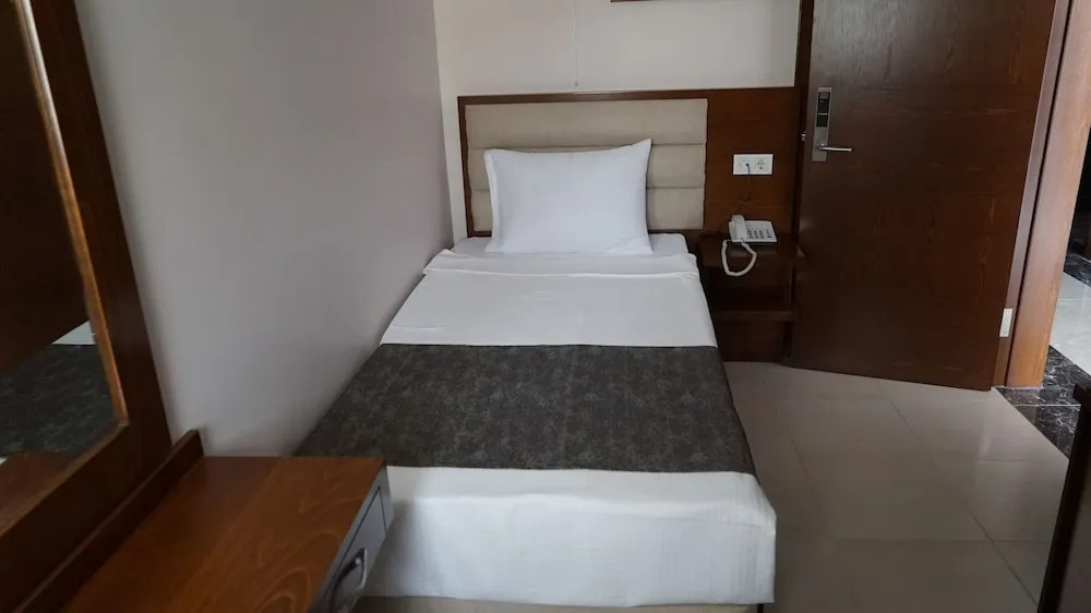 Sami Akar SARAY OTEL