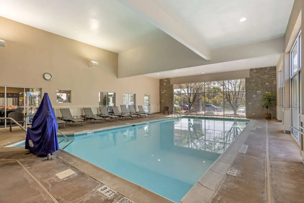 SureStay Studio by Best Western Paradise Lancaster County