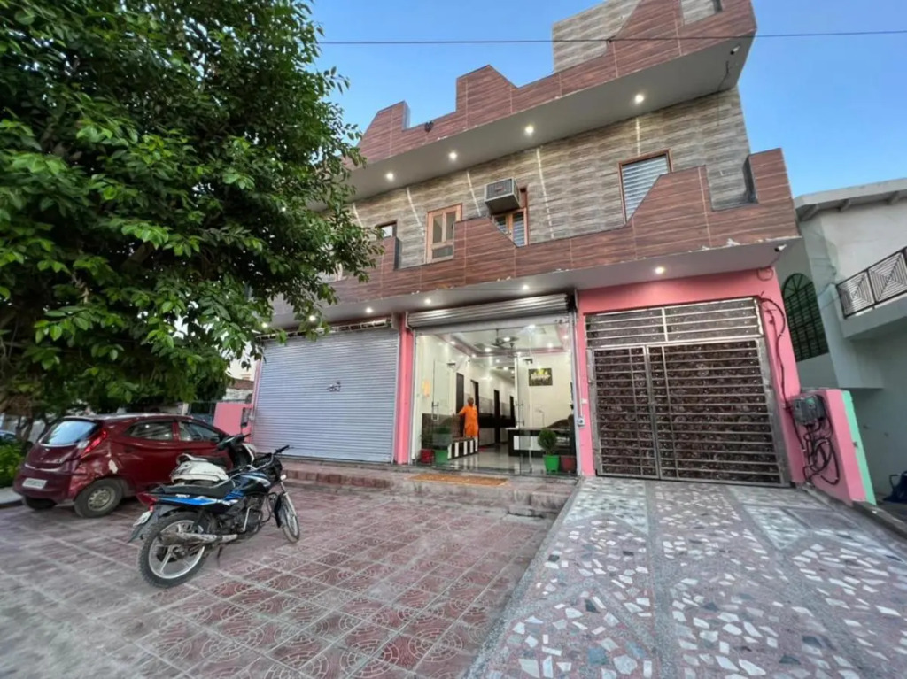Hotel Nidhivan Dham - Near Janam Bhoomi Mathura