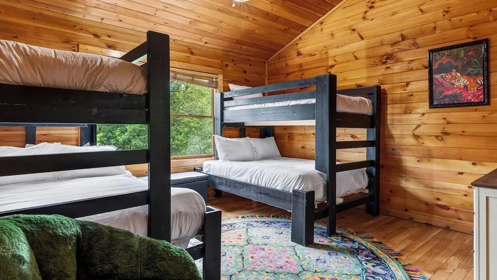 Majestic Springs Lodge by Avantstay Indoor Pool + Spa + Game Room Smoky Mtns