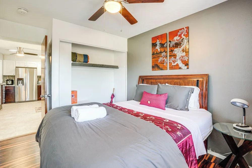 1 Mi to Dtwn: Scenic Prescott Hillside Retreat!