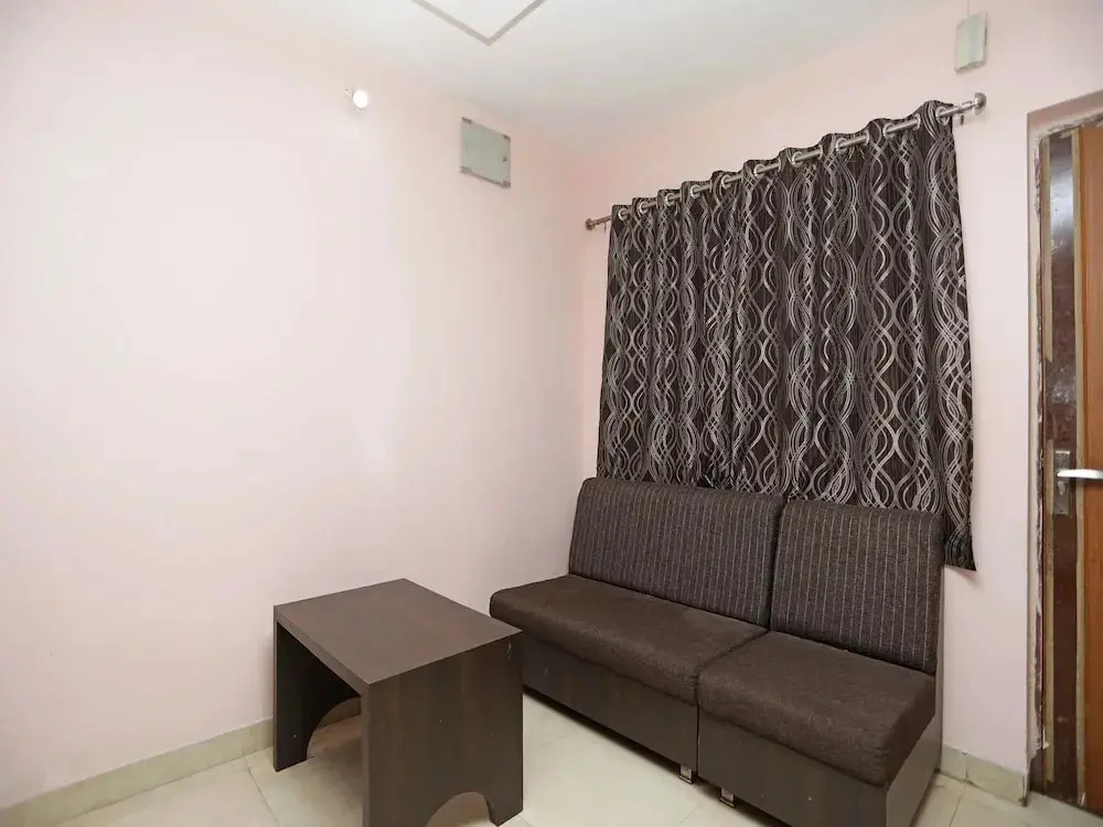 Hotel Recharge By OYO Rooms