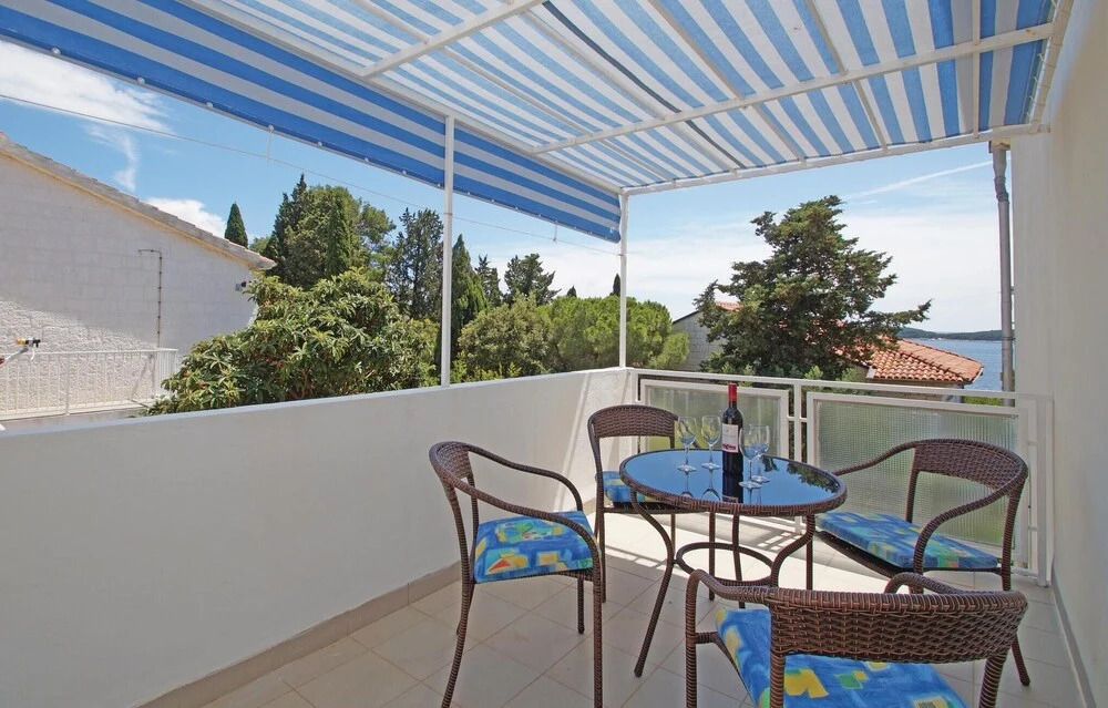 Stunning Home in Hvar With Wifi and 2 Bedrooms