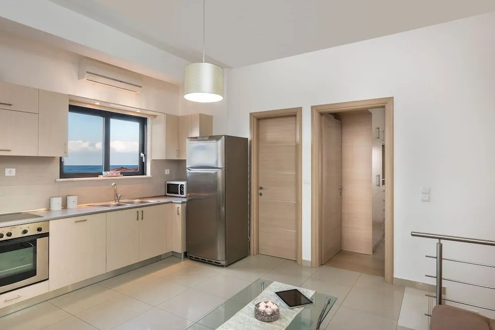 Athina's Flat on the sea