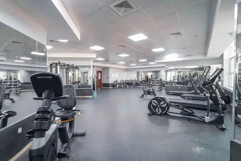 Sleeps 4 in This 2 Bedroom Apartment in Dubai Gate 2