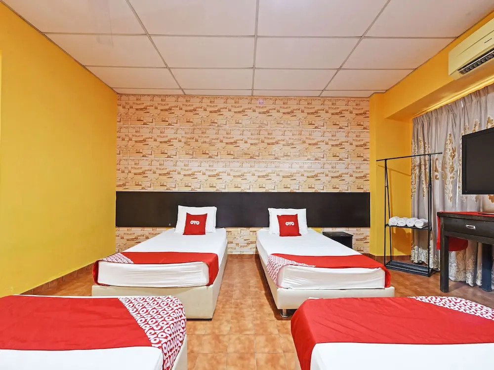 OYO 90363 Nyamanya Inn