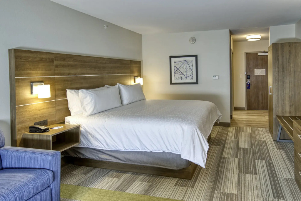 Holiday Inn Express & Suites Omaha Downtown - Old Market by IHG