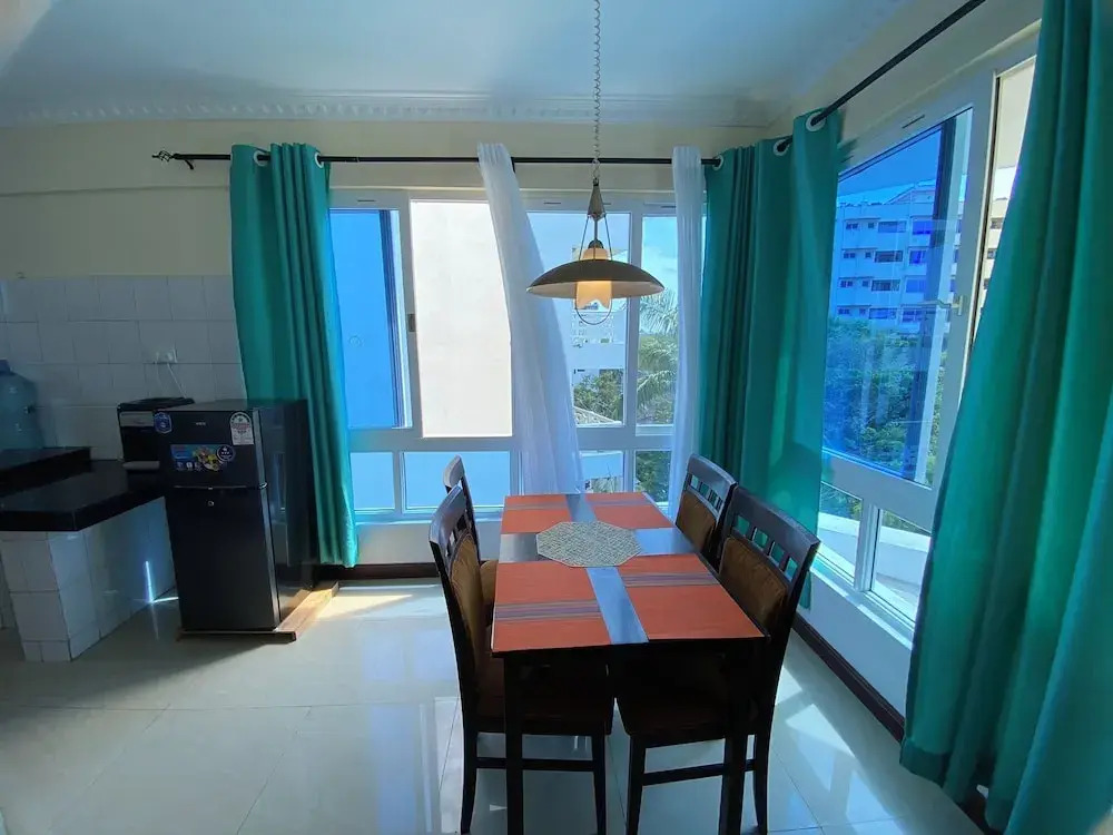 Lux Suites La Vida Sunrise Apartments