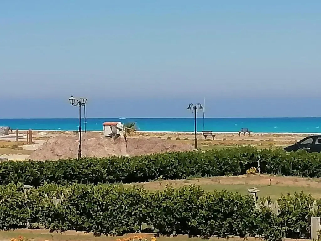 لازوردي باي الساحل الشمالي سيدي عبد الرحمن الكيلو ١٢٠