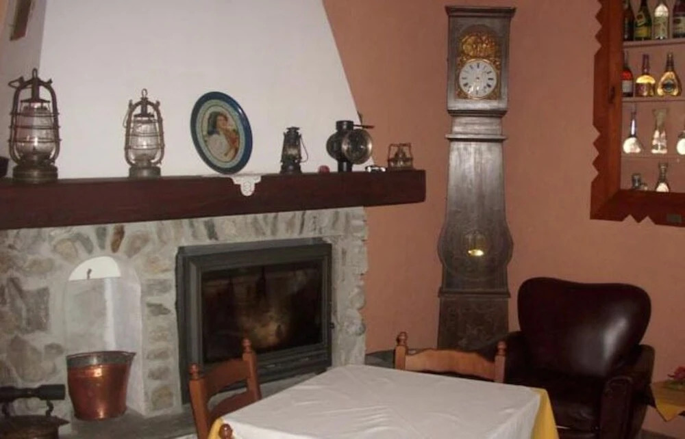 Fell Hotel