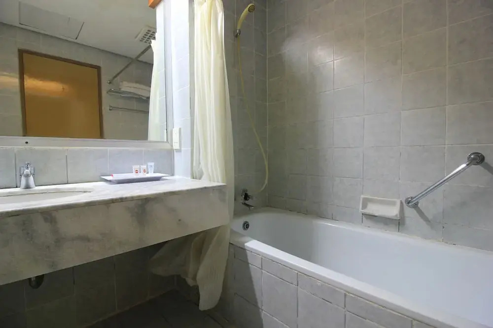 Capital O 1583 Mutiara Merdeka Hotel