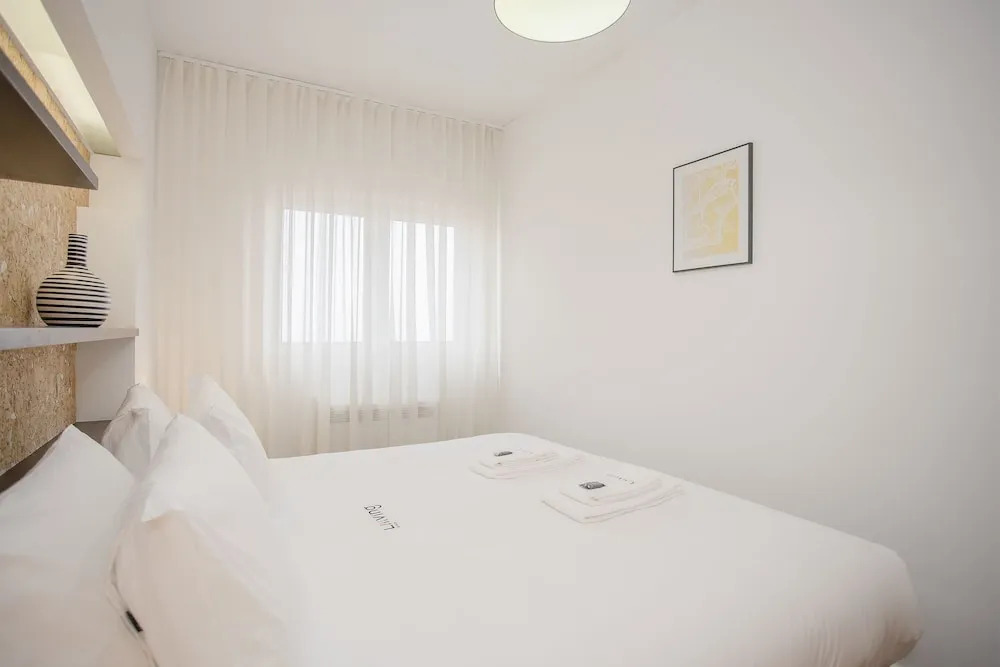 Liiiving - Light Trendy Apartment