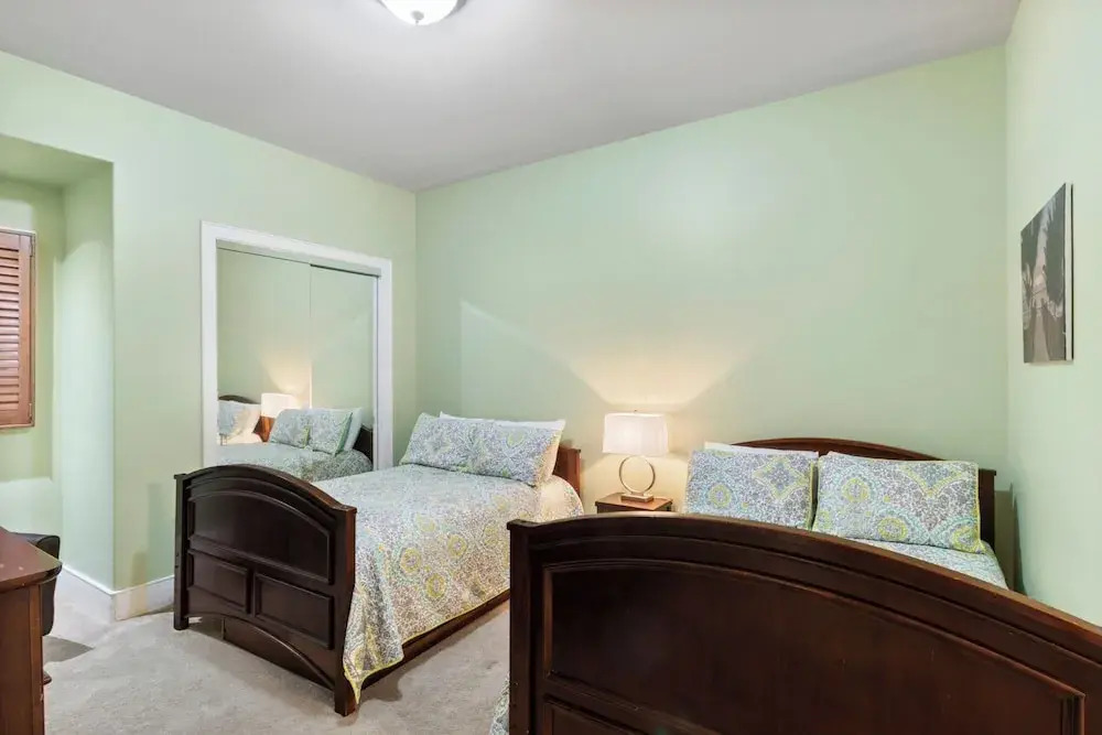 Turquoise Place 1807 D