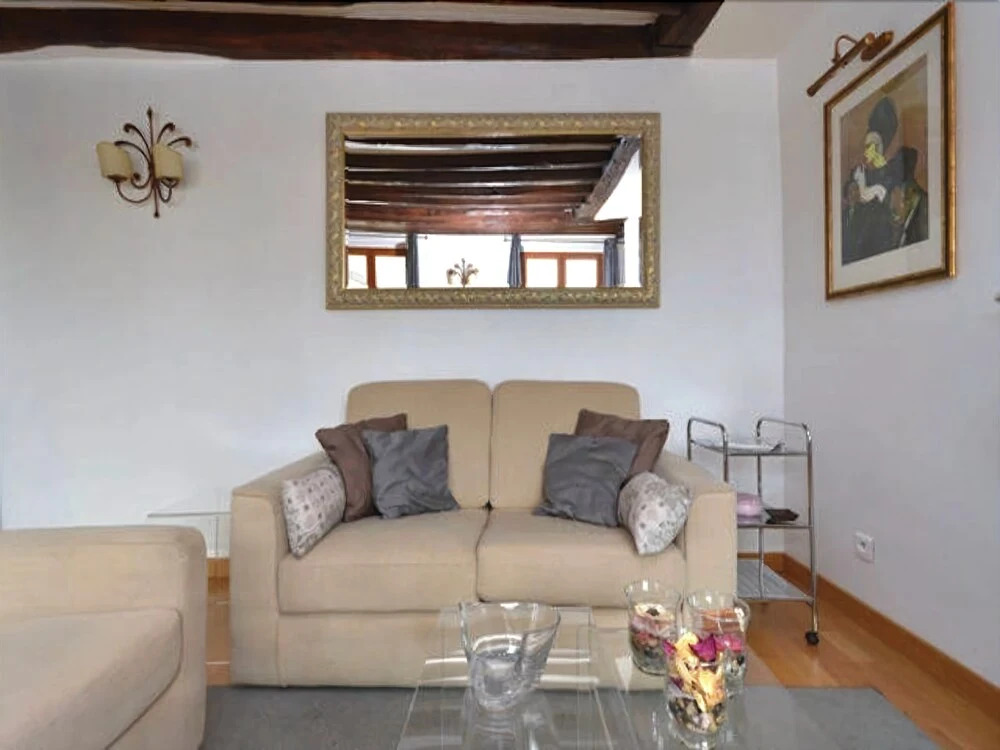 Designer Stay - Bastille Terrace