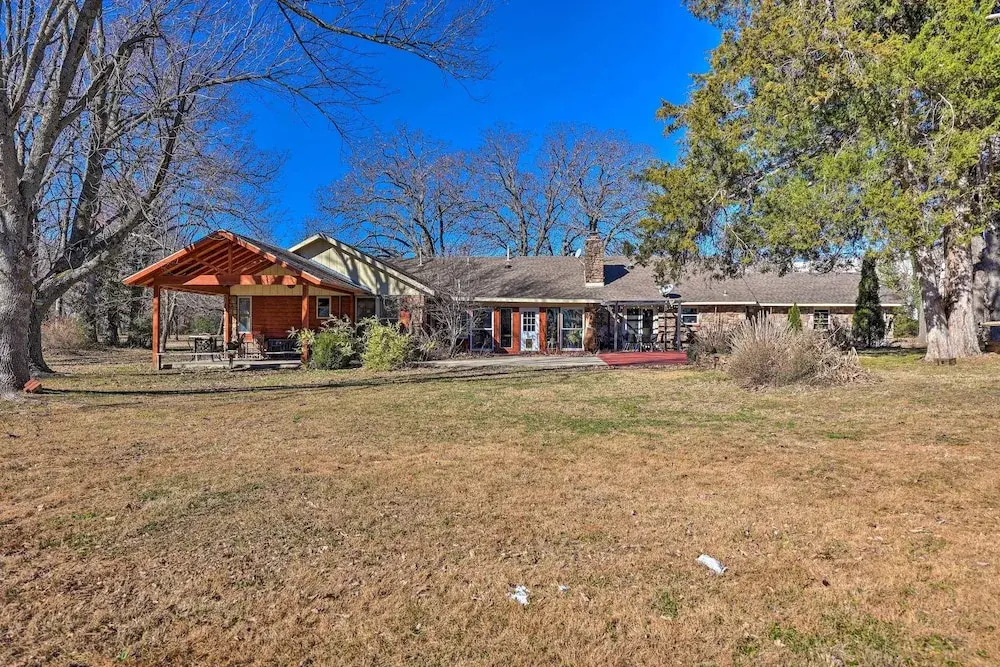 Private Pond + Patio: Expansive Escape in Rogers