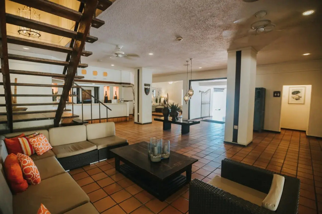 Отель Voco Surfside Aruba 