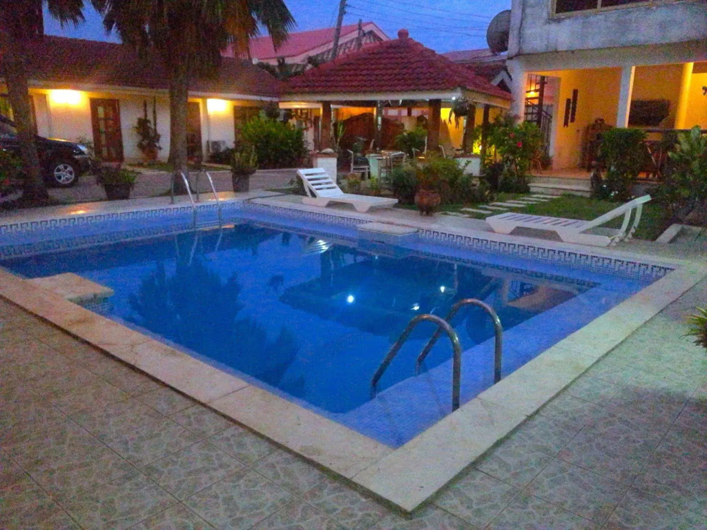 La Paradise Inn