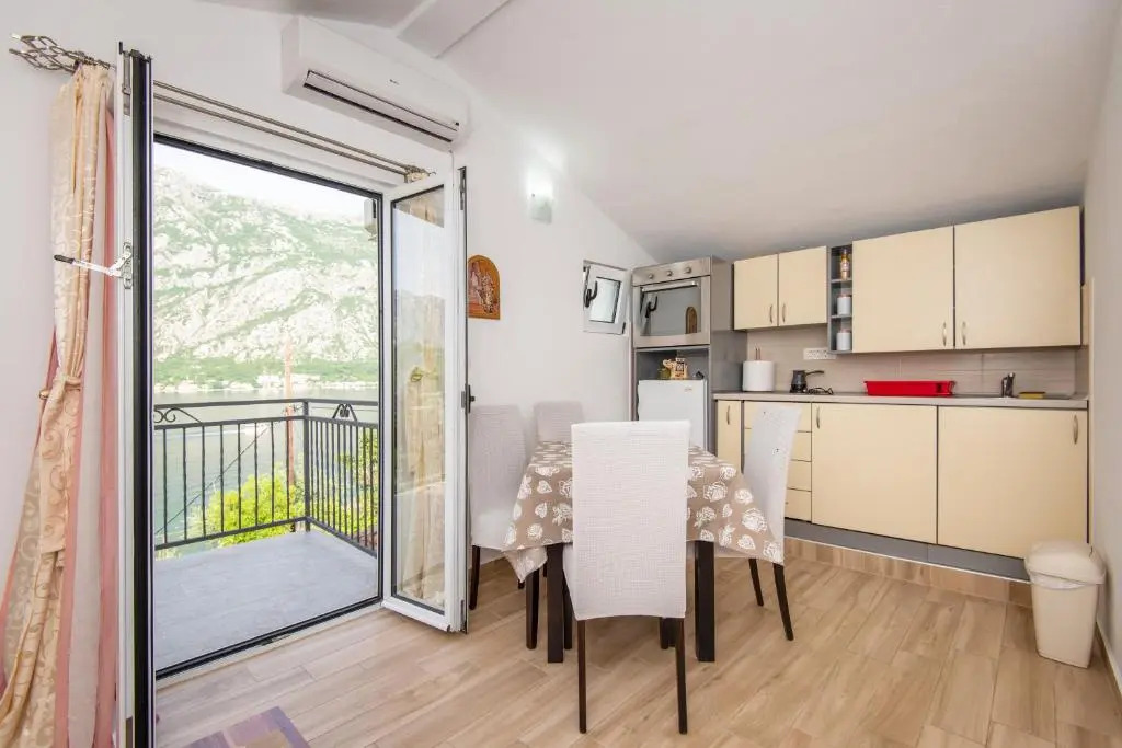 Apartment Prcanj
